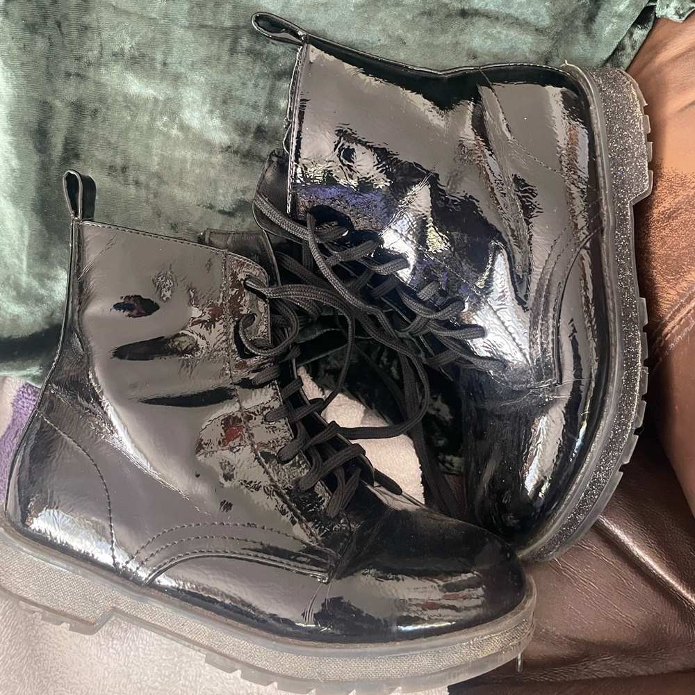 Kids shoes size 2